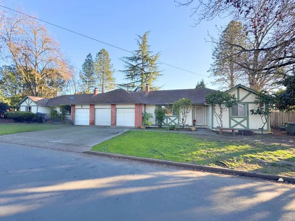 174-172 Lark Center Dr, Santa Rosa, CA 95403
