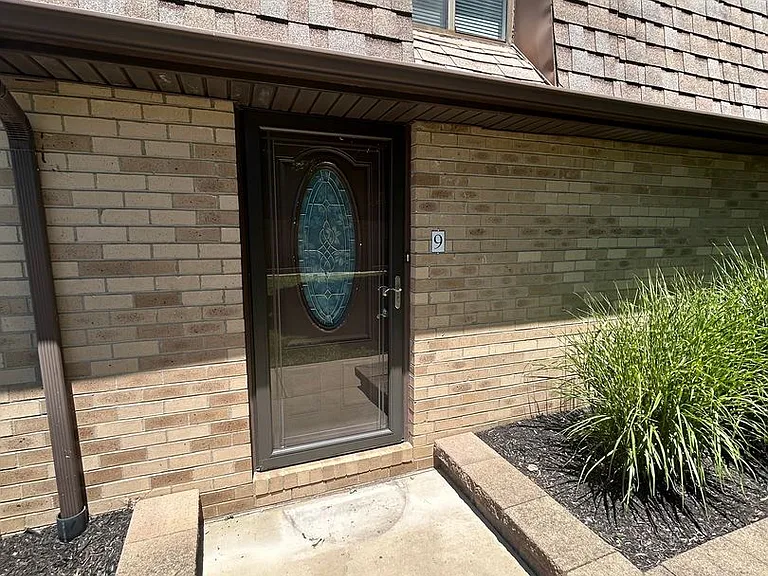 1670 Brodhead Rd #9 — Photo 1