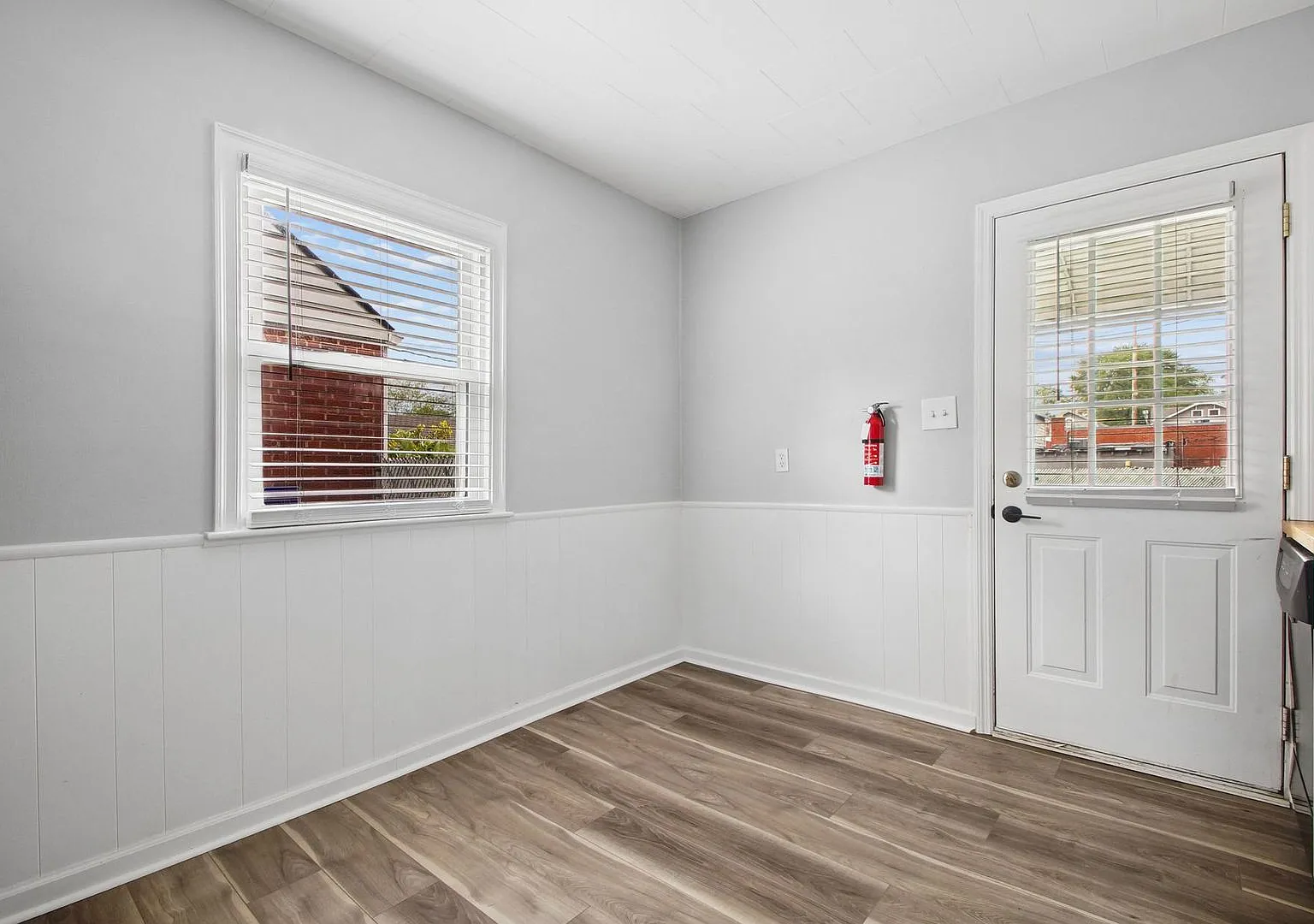 Remodeled Clintonville Cape Cod w/Private Yard & Garage! — Photo 3
