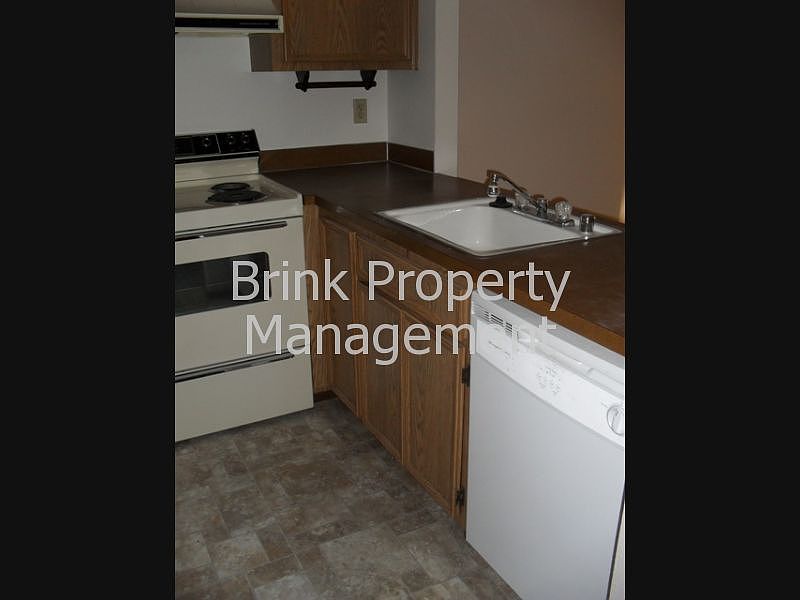 1st image of 920 28th St NE #920