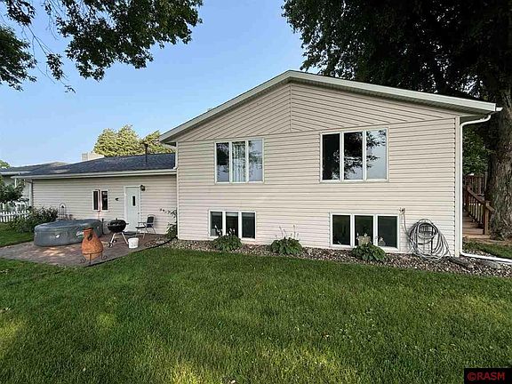 3rd image of 110 Tiell Dr