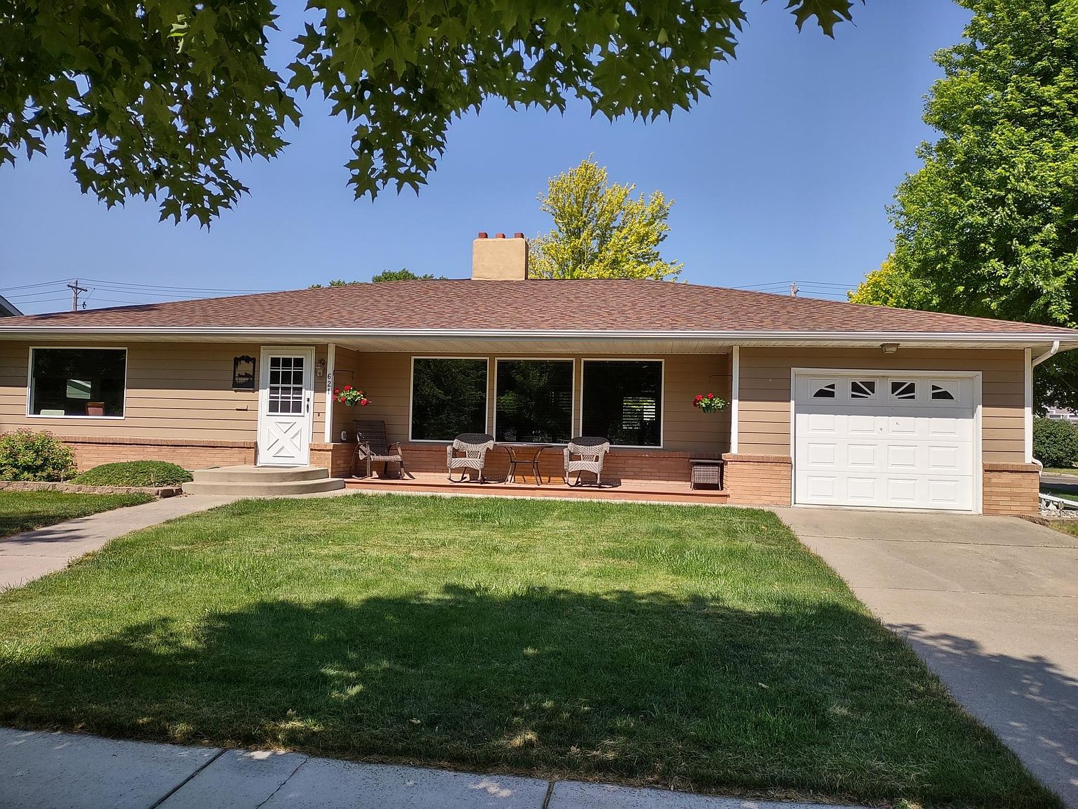 621 1st Ave, Madison, MN 56256 MLS 6394142 Zillow