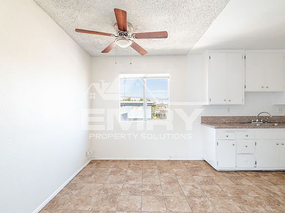 3rd image of 304 N Market St APT 4