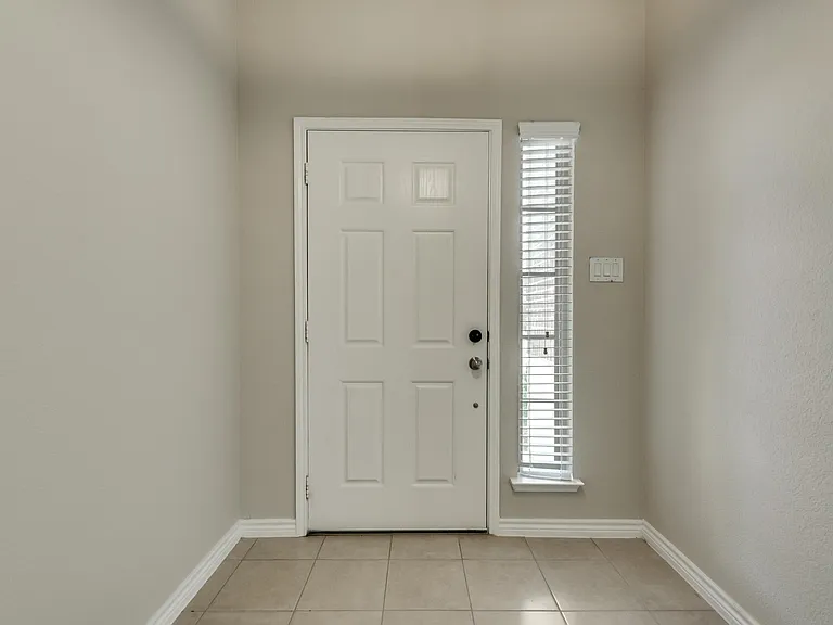 1900 Abby Creek Dr — Photo 16