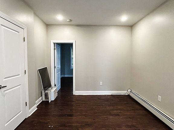 2nd image of 146 Clendenny Ave APT 3R