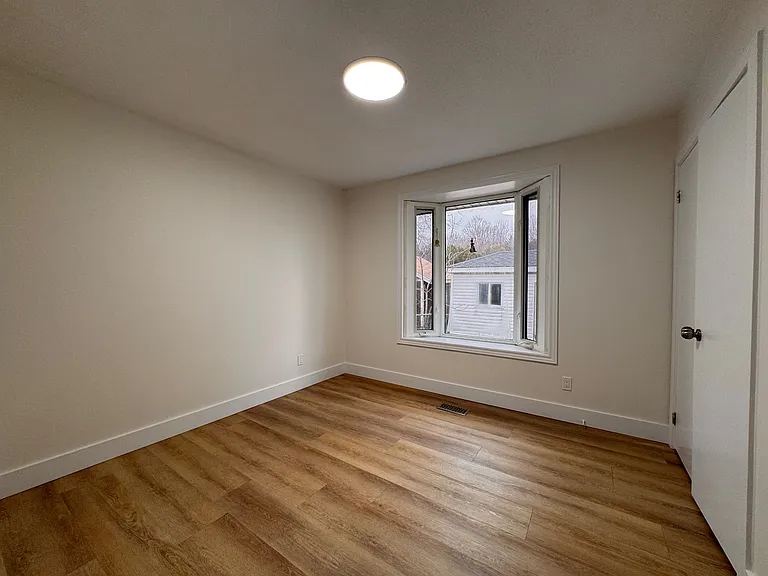 23 Arrowhead Cres — Photo 9