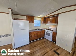 243 Maverick Ln, Utica, NY 13502