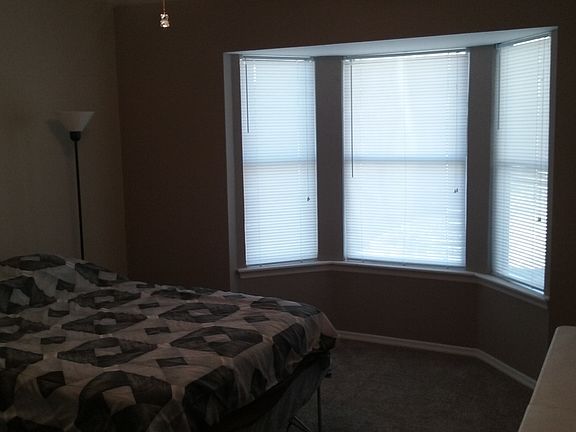 Bedroom 2 - Bay Window