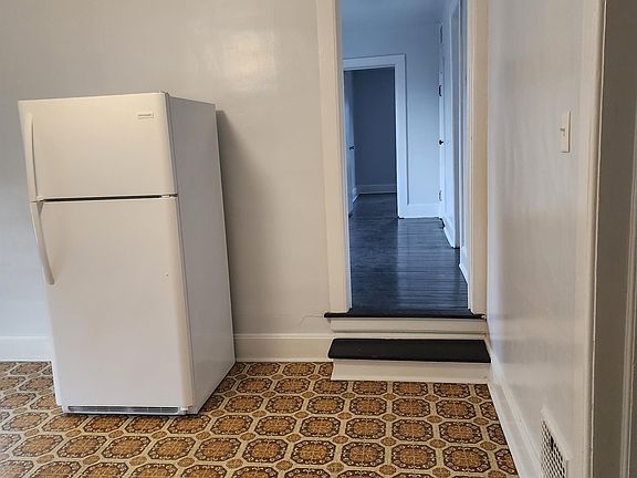 3rd image of 1356 W Fisher St #1