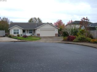 1212 Independence Ct, Woodburn, OR 97071