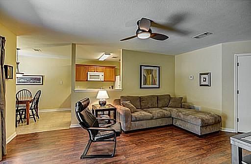 3rd image of 15235 Faircrest Dr