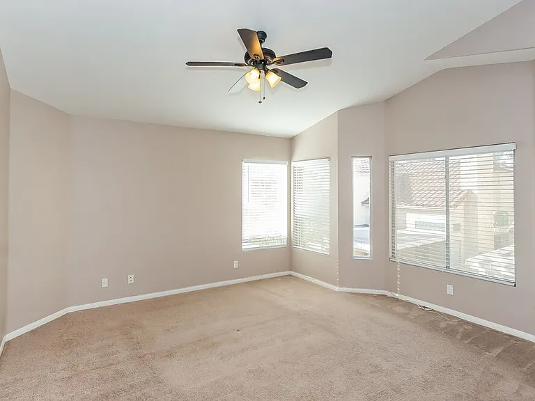 271 Bluefield Ln — Photo 10