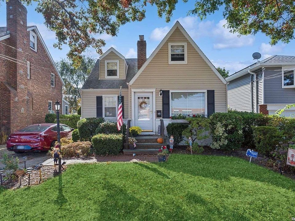 1st image of 44 Vandewater Avenue
