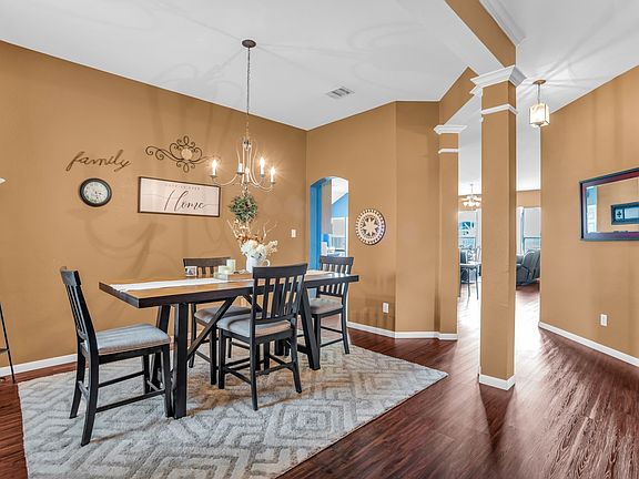 3rd image of 106 Aspenwood Trl