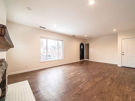 3rd image of 17596 Santa Rosa Dr
