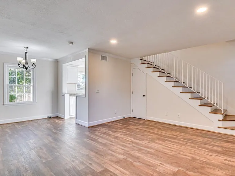 801 Monte Sano Ave #C4 — Photo 3