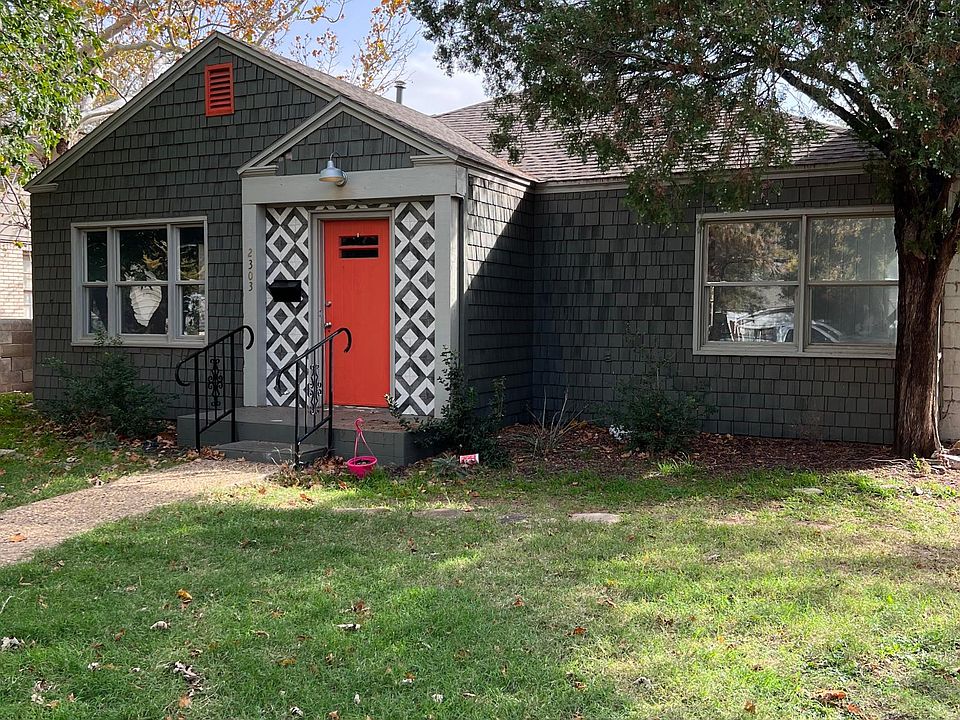 2nd image of 2303 28th St