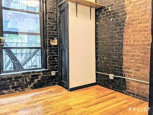 Rented by PocketBroker Inc | media 25