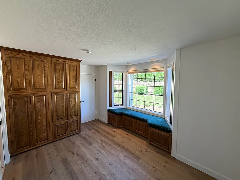 427 Bloom Ln — Photo 12