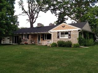3 Orchard Ct, Essexville, MI