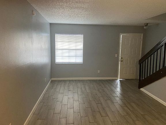 3rd image of 4871 W McElroy Ave