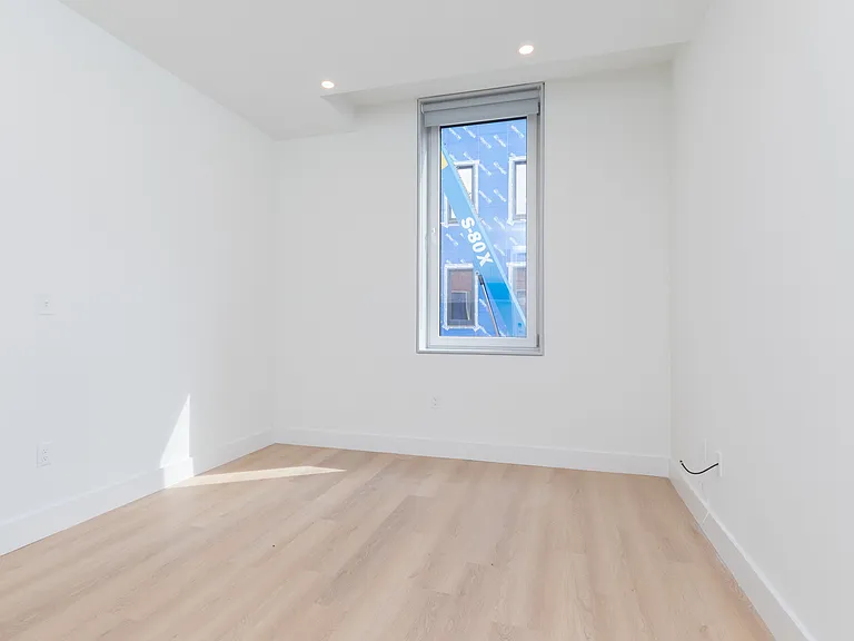 1127 Harrison Ave #2 — Photo 3