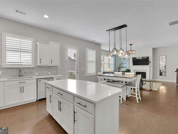 5th image of 1145 Waters Way