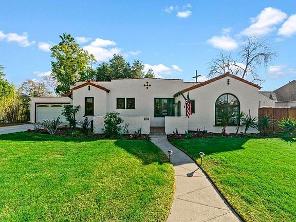 1930s Spanish Revival Home in the prized neighborhood of Rossmoyne in north Glendale.