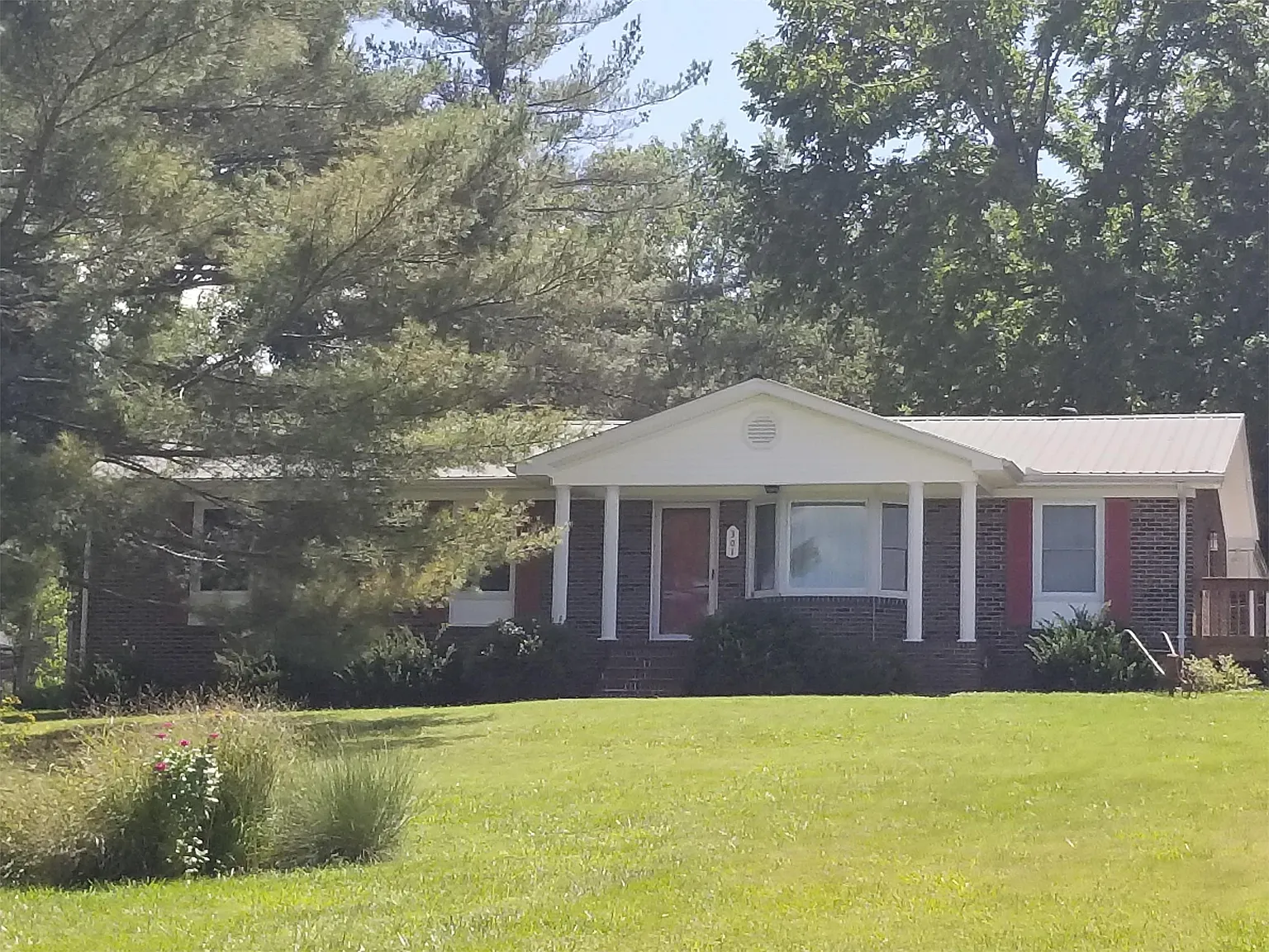 301 Shannon Drive - 1 — Photo 4
