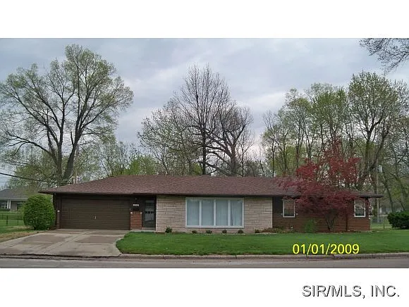 3340 Redbud Ave photo 1