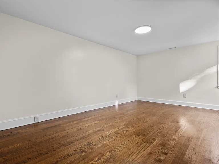 110 Sherman Ave #B — Photo 14