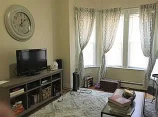 4 bed, $3,300 — Photo 2