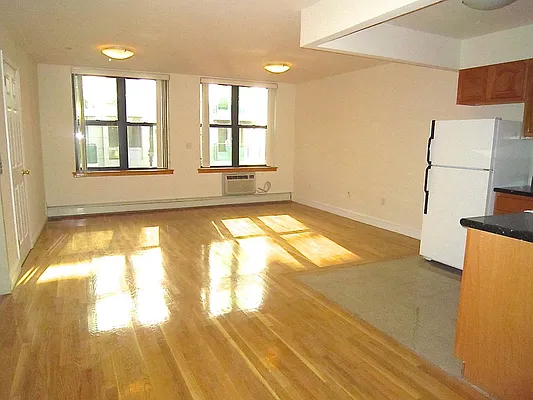 Rented by City Connections Realty | media 11