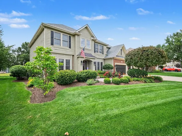 430 Pheasant Hill Dr, North Aurora, IL 60542