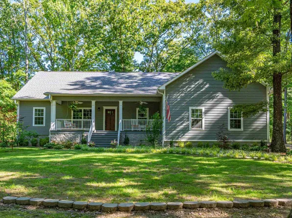 220 Autumn Oaks Dr, Bismarck, AR 71929