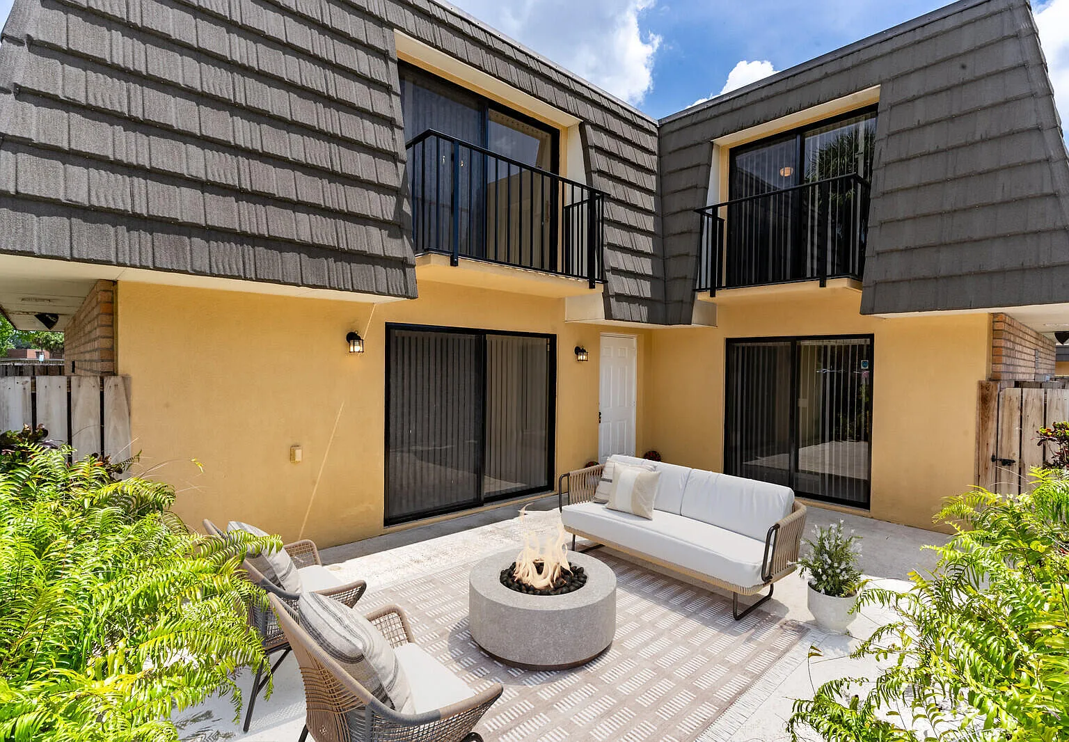 2 bed, 2.5 bath, 1236 sqft, $2,250 — Photo 1