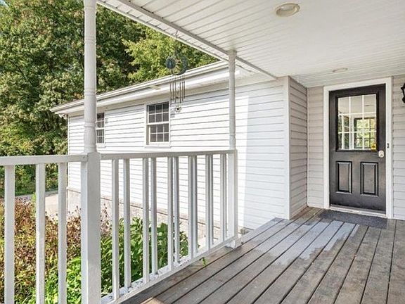 4th image of 49102 Sherwood Ct