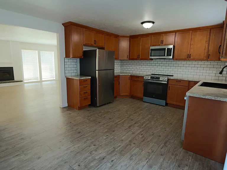 9821 N Indian Trail Rd — Photo 9