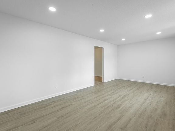 5th image of 5052 Spann Ct