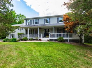 42 Dixon Ct, Poughquag, NY 12570