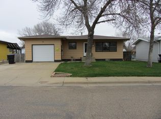 980 Alder Ave, Dickinson, ND 58601