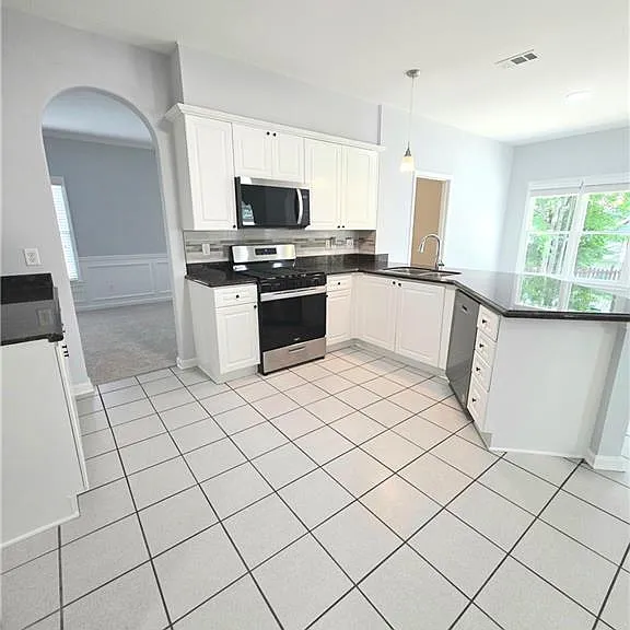 1496 Brentwood Dr — Photo 9