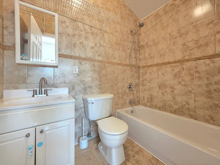 2368 W 12th St #3 — Photo 14