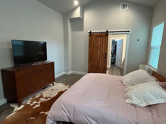 2nd image of 46 Wood Glen Dr