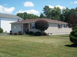 7039 Deborah Ln, Niagara Falls, NY 14304