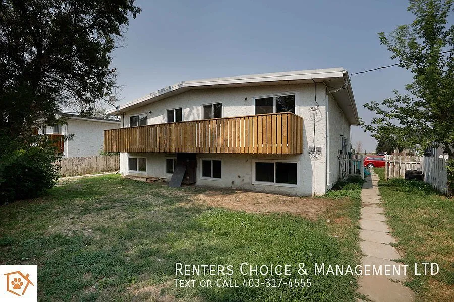 Completely Renovated, Pet Friendly, Brooks Townhouse, Bonus Incentive — Photo 1