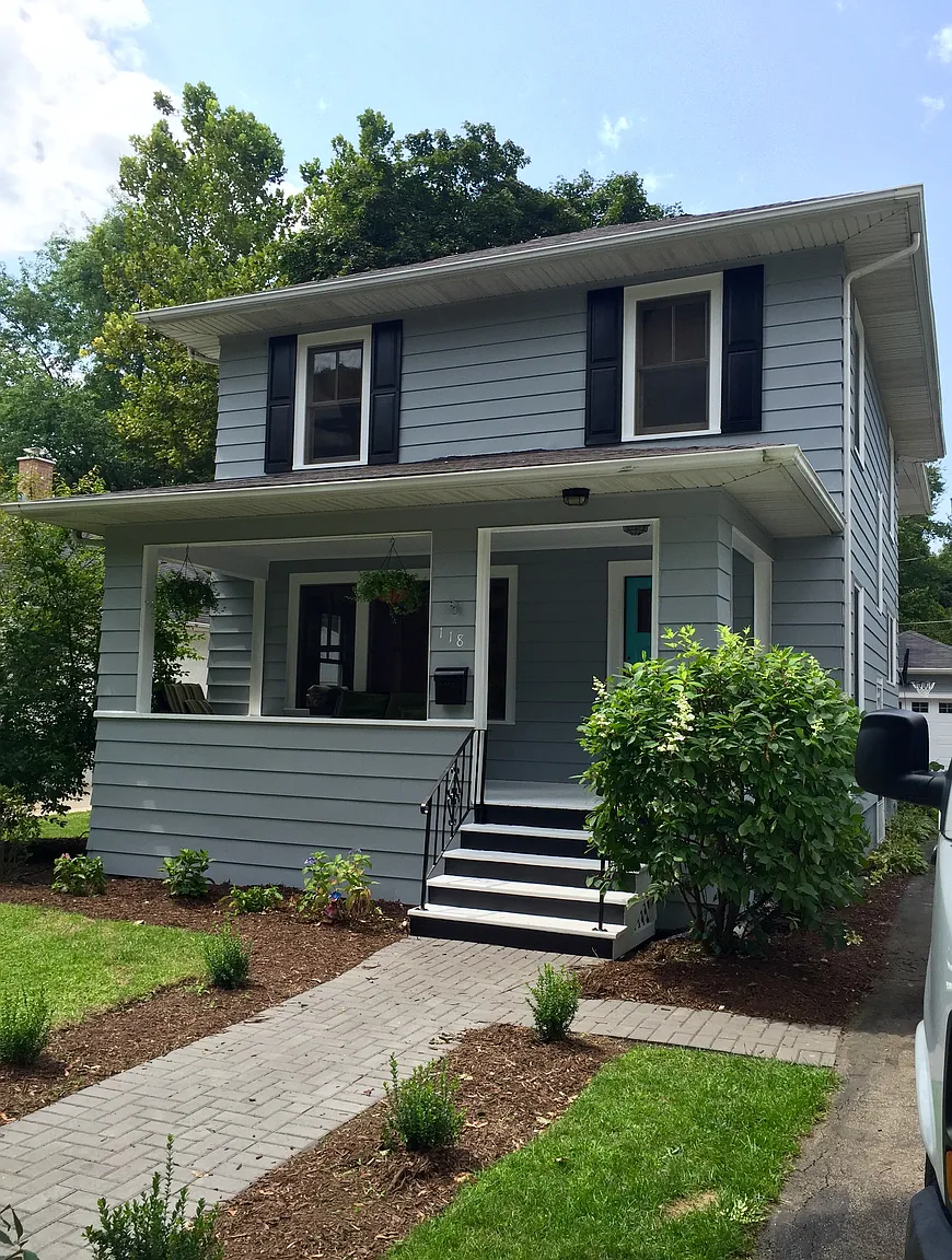 118 Logan Ave photo 1