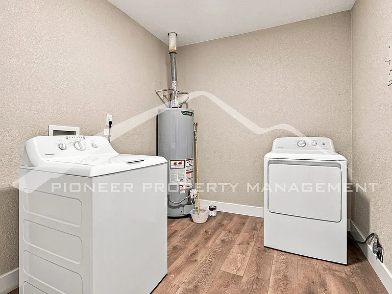 1235 Scranton St — Photo 19