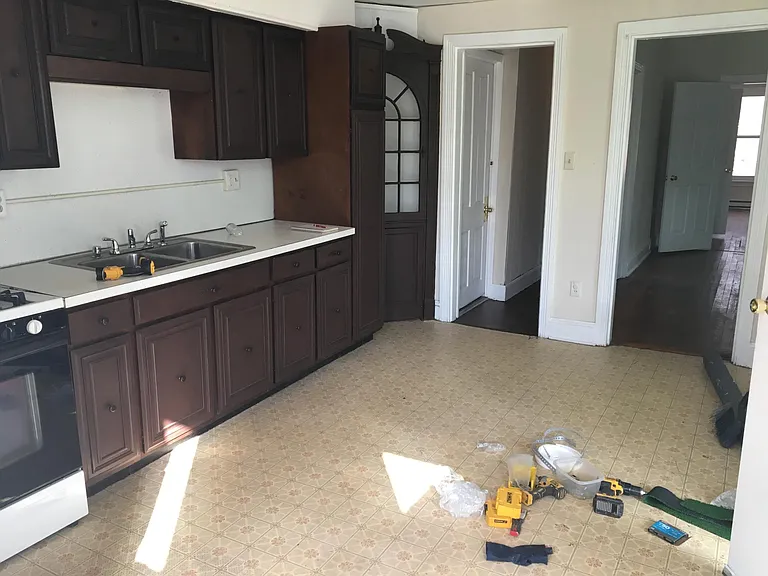 248 Roosevelt Ave #2 — Photo 4