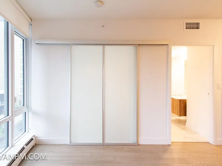 1283 Howe St #701 — Photo 4
